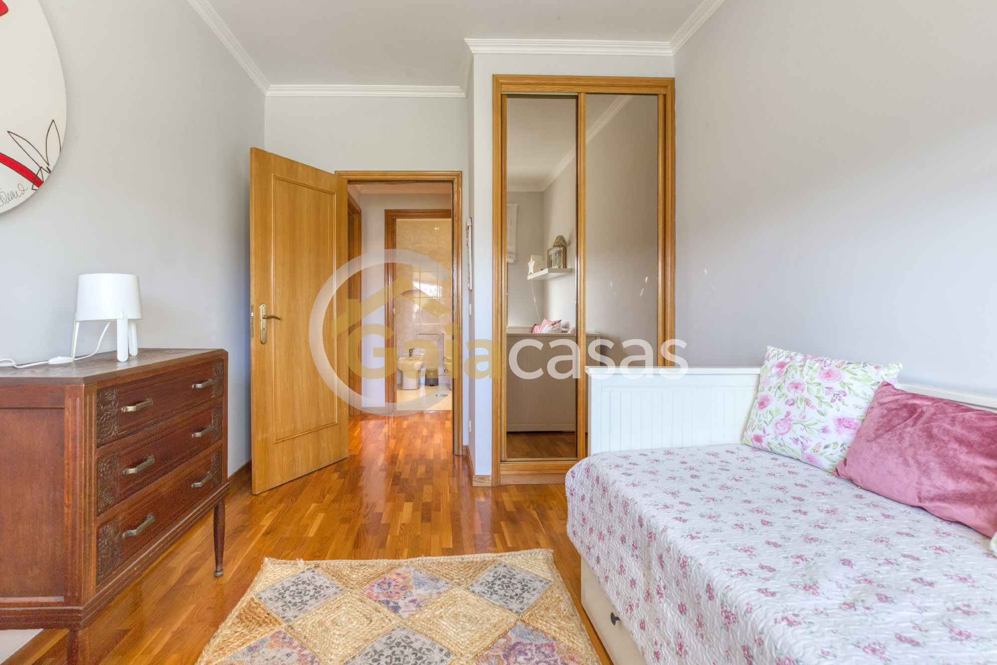 quarto-com-armario.jpg