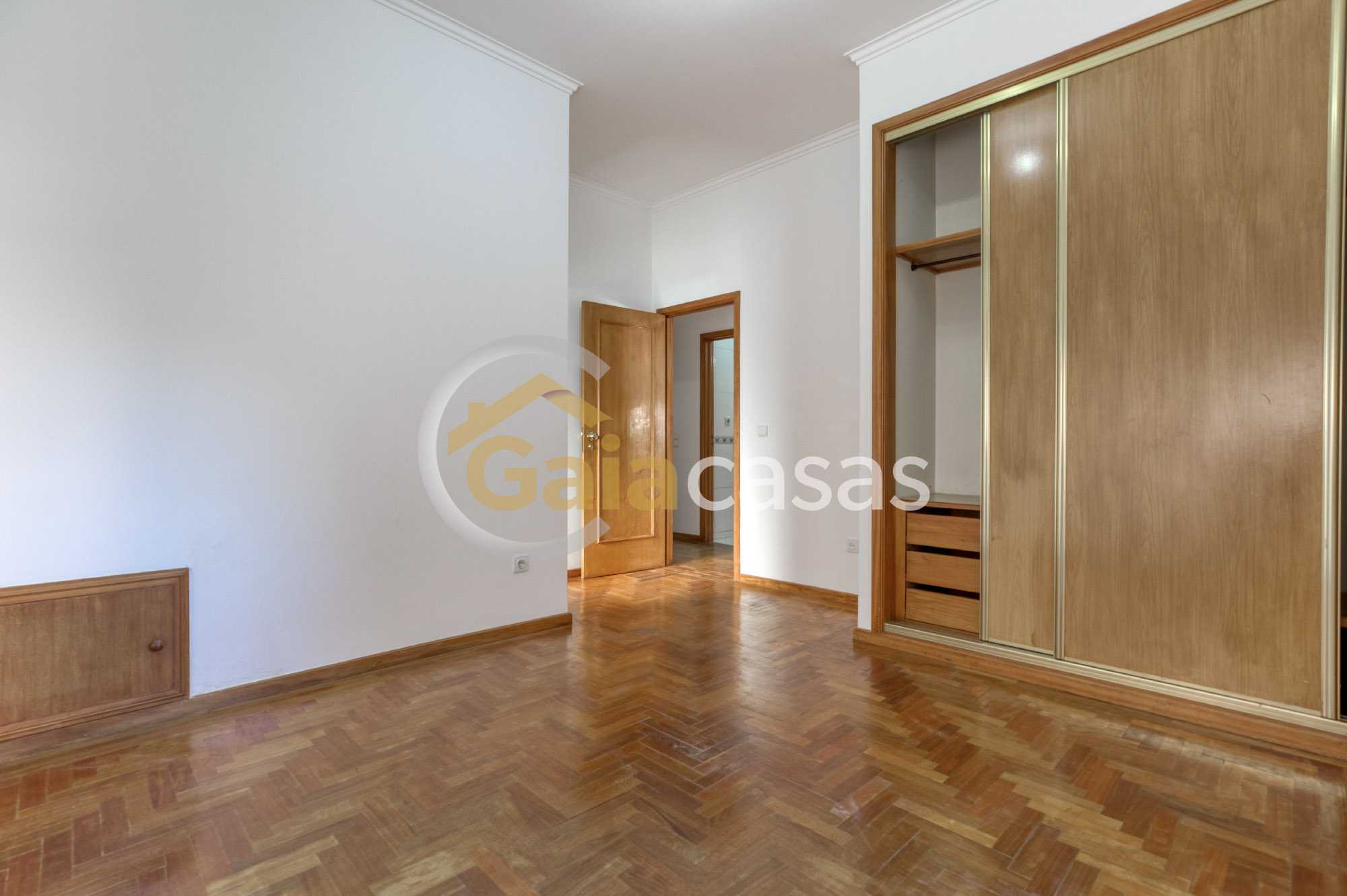 Quarto-suite-com-roupeiro.jpg