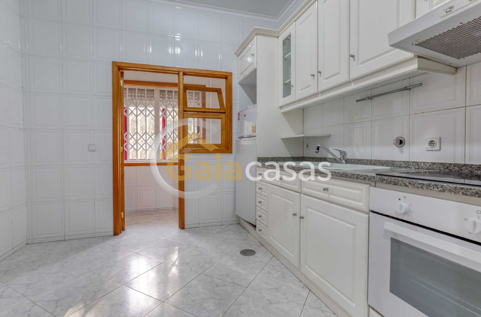 cozinha-com-lavandaria.jpg