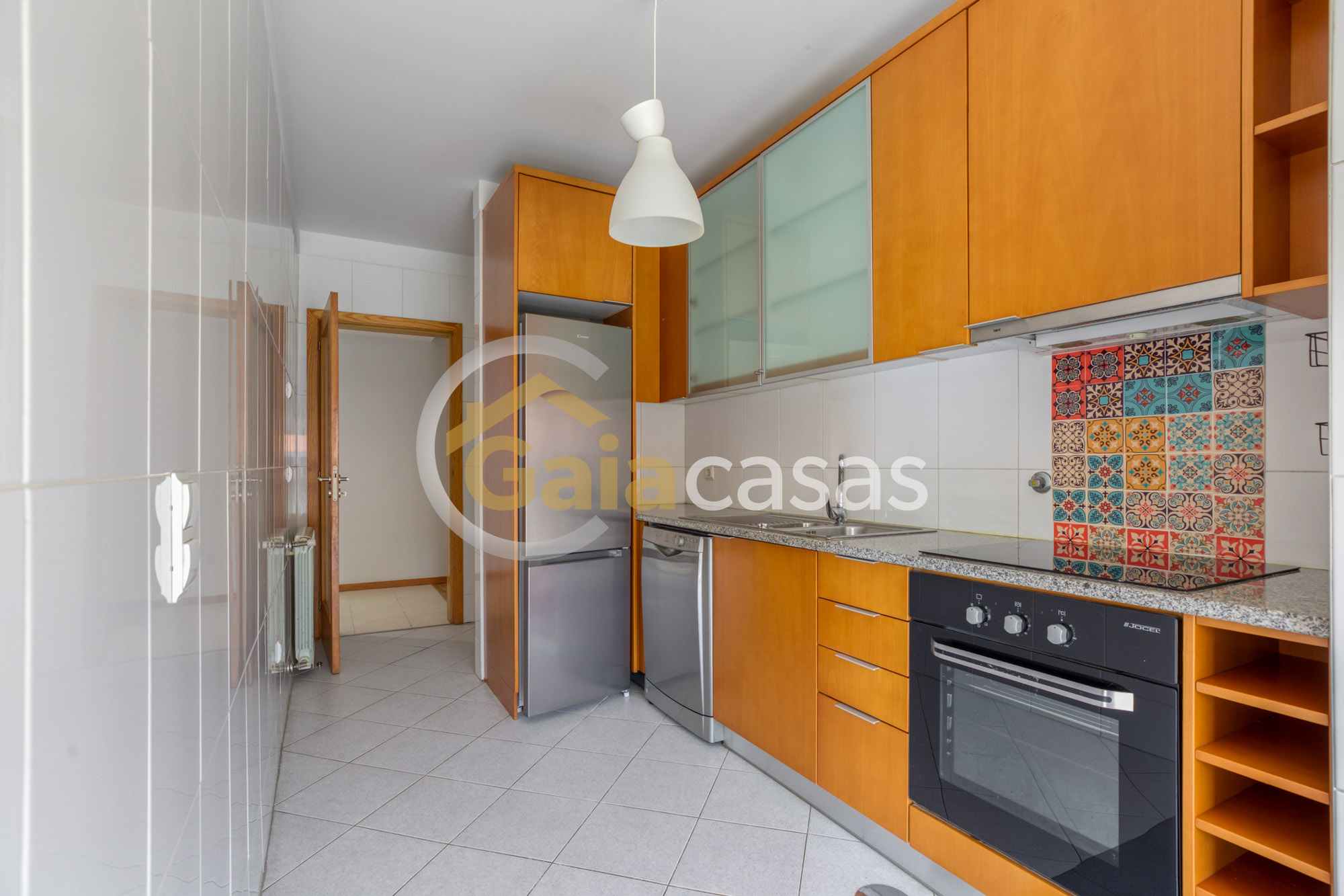 Excelente apartamento T1 com varanda e garagem
